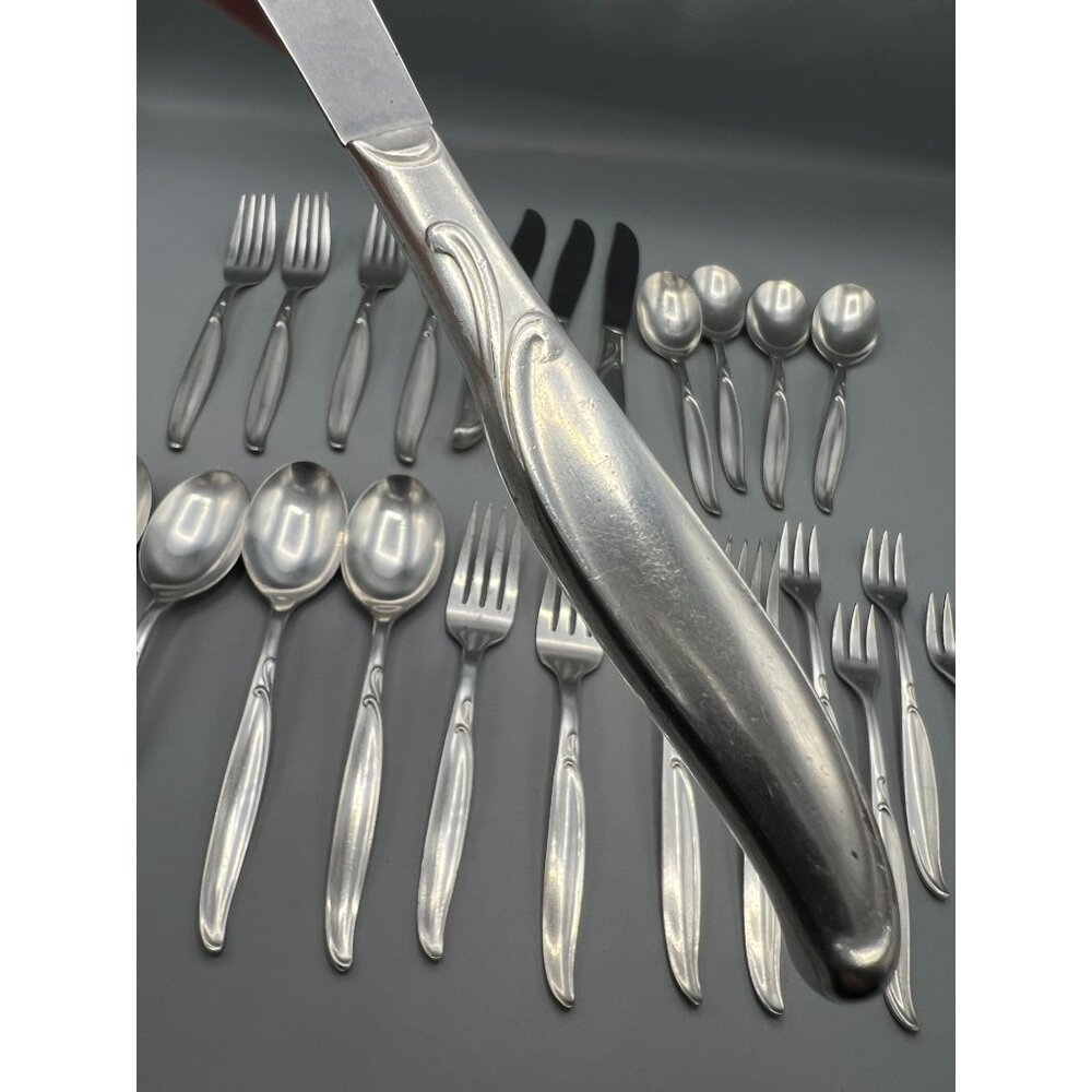 24 piece 1958 William Rogers Silver Plate Flatware SWEEP Settings for 4 People